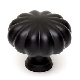 Knob Traditional 1-1/4-in in Matte Black