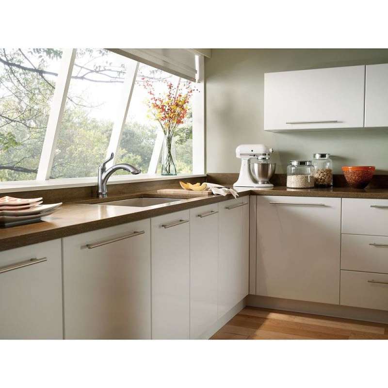 Delta Linden Single Handle Pull Out Kitchen Faucet Arctic Stainless