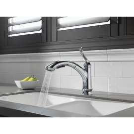 Single Handle Water Efficient Pull-Out Kitchen Faucet in Polished Chrome