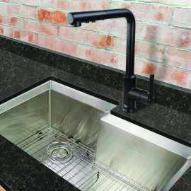 Sloane Pull-Down Kitchen Faucet in Matte Black
